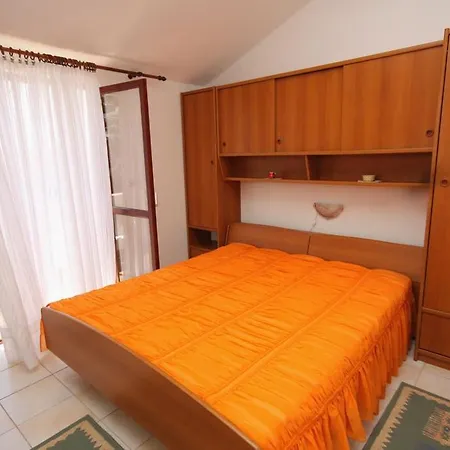 Triple Barbat 4862a 3* Barbat na Rabu